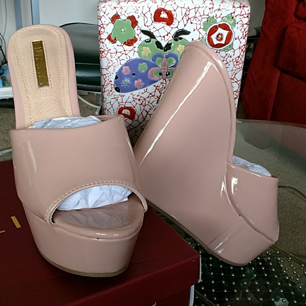 Nude Color Wedge Platform Shoes